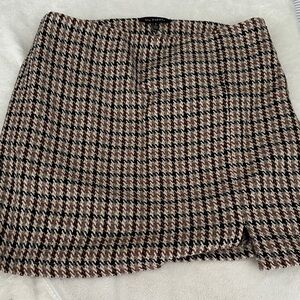 Blu Pepper Black and Cream Houndstooth Mini Skirt